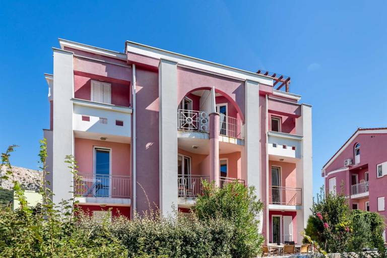 Charming apartment | Close to the beach | Dogs allowed in Baska
