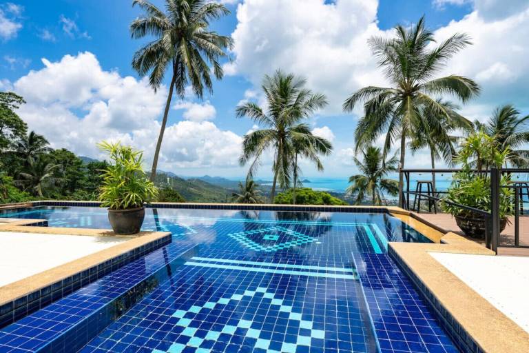 Hus Ang Thong