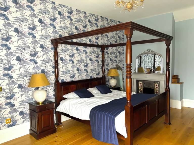 Bed and breakfast  Crawley Down