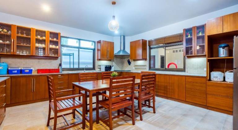 Villa with private pool & patio | Beach nearby | Dogs allowed — photo 4