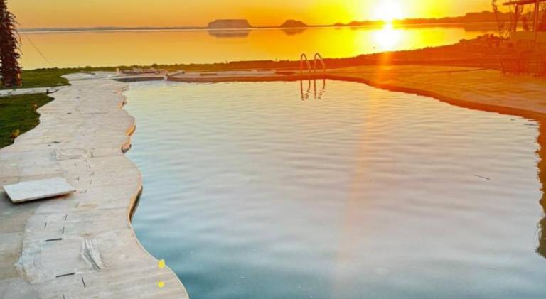 Breezy island Hotel in Siwa