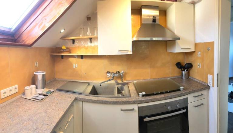 House with patio — photo 3