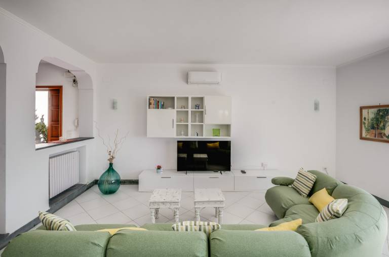 Fully equipped villa with garden, BBQ & private pool | Water view | Pet-friendly — photo 2