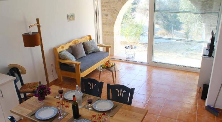 Villa with yard & terrace — photo 4