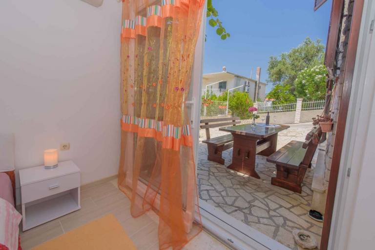 Holiday apartment with terrace — photo 5