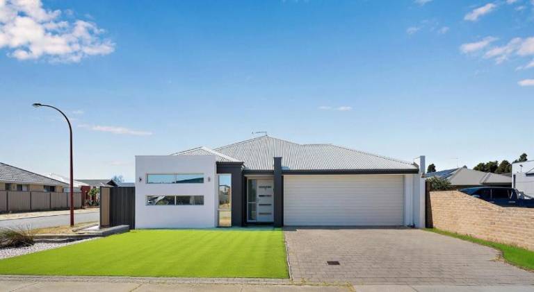 341 m&sup2; Ferienhaus