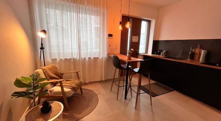 Rental apartment with patio — photo 3