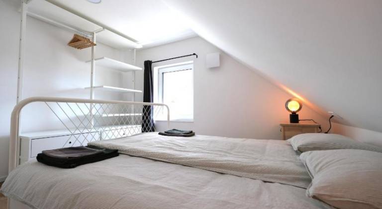 Apartma Dobeno