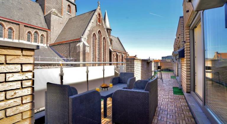 Holiday apartment with patio & garden | Next to Gravensteen | Perfect for remote work | Dogs allowed in Ghent