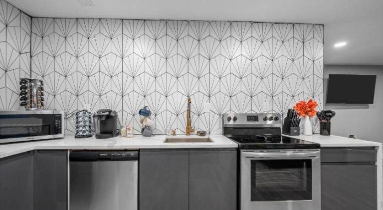 Holiday apartment | Next to Gerald D. Hines Waterwall Park — photo 5