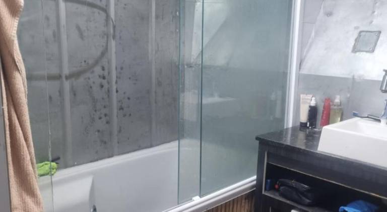 Vacation home with hot tub — photo 4