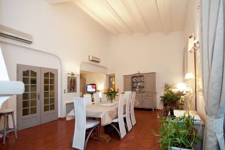 Family-oriented big vacation home with grill, garden & patio | Nature view | Pets are welcome — photo 3