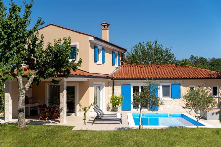 Casa Piano in einem ruhigen Dorf inmitten der Natur