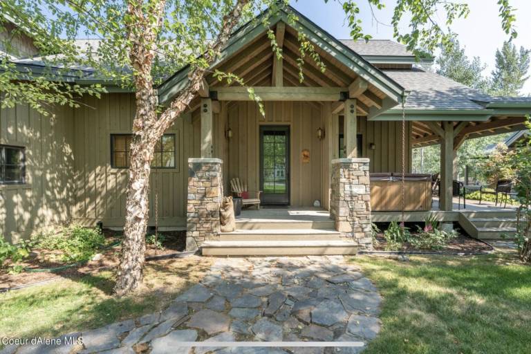 House  Sandpoint