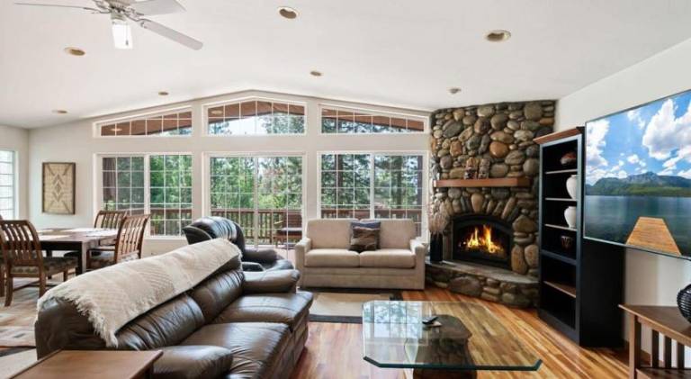 Bright 3BDR Near Beach and Slopes in South Lake Tahoe, CA