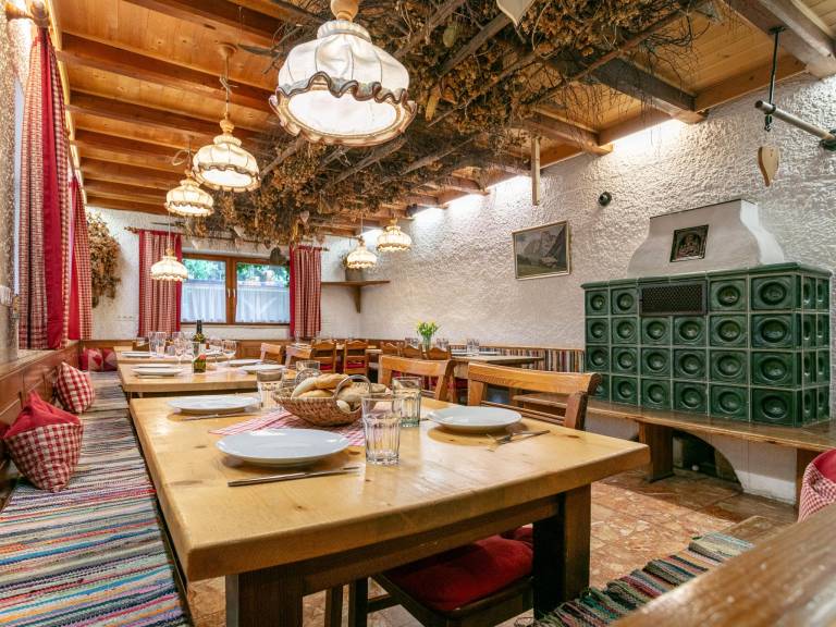 Charming vacation home with patio | Pets allowed — photo 5