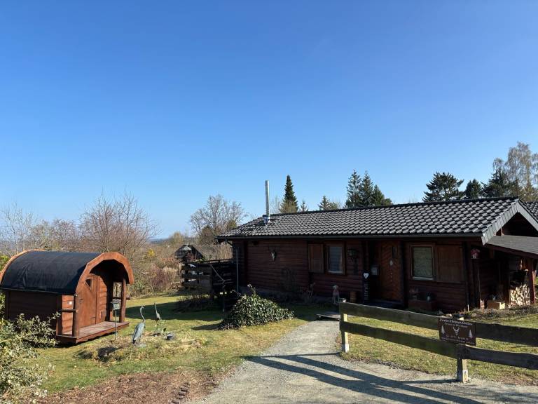 Ferienhaus mit Hund in Bromskirchen für max. 4 Gäste