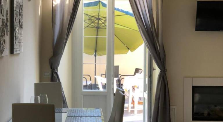 Rental apartment with terrace & barbecue in Imperia