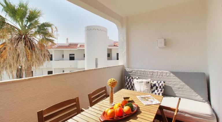 Apartment with private pool, terrace & yard — photo 3