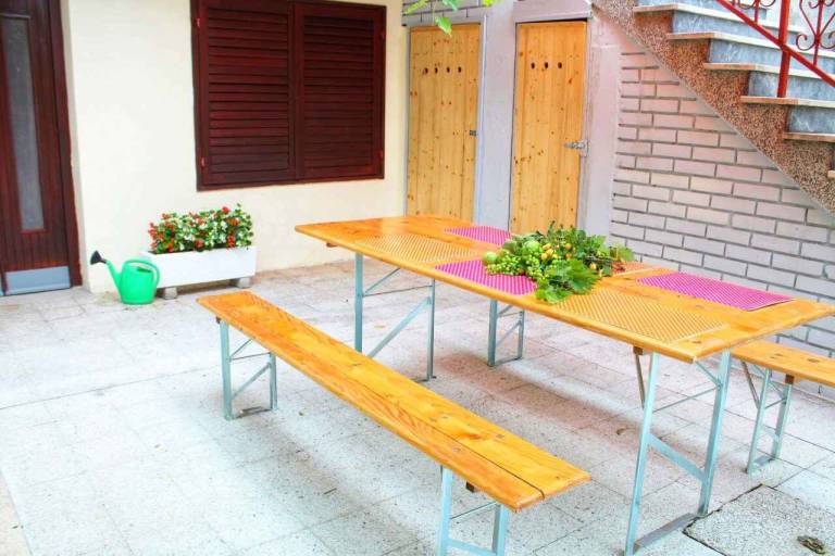 Vacation home with barbecue, terrace & garden | Dogs allowed — photo 3