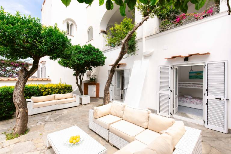 Family-friendly villa with terrace, garden & hot tub | Sea view | Dogs allowed — photo 5