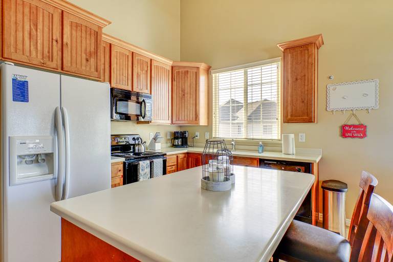 3,600 Sq Ft, Large Fenced Yard: Heber City Retreat — photo 4