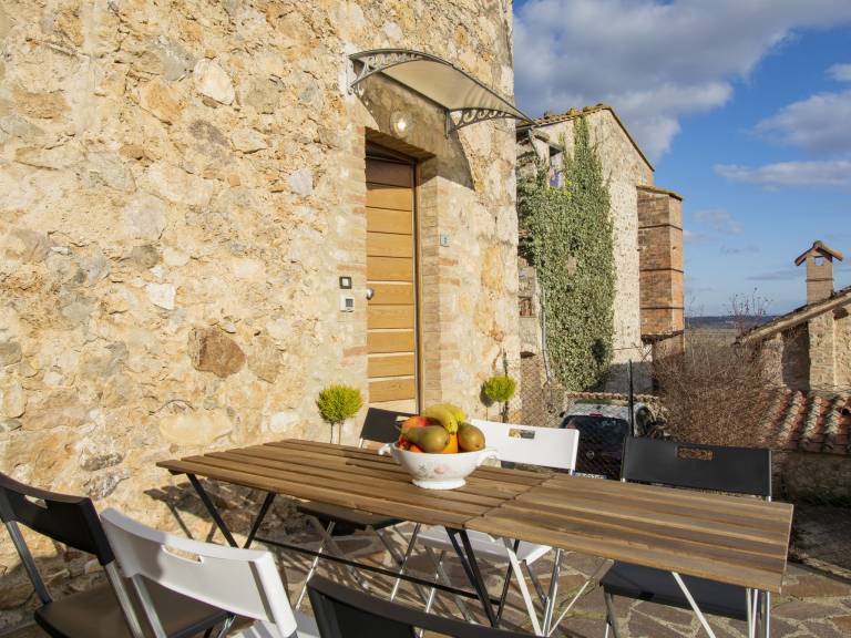 Vacation home with terrace, yard & grill | Nature view — photo 2
