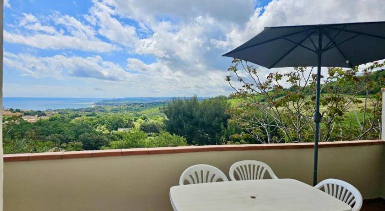 Holiday apartment with 2 rooms for 4 persons in Camerano