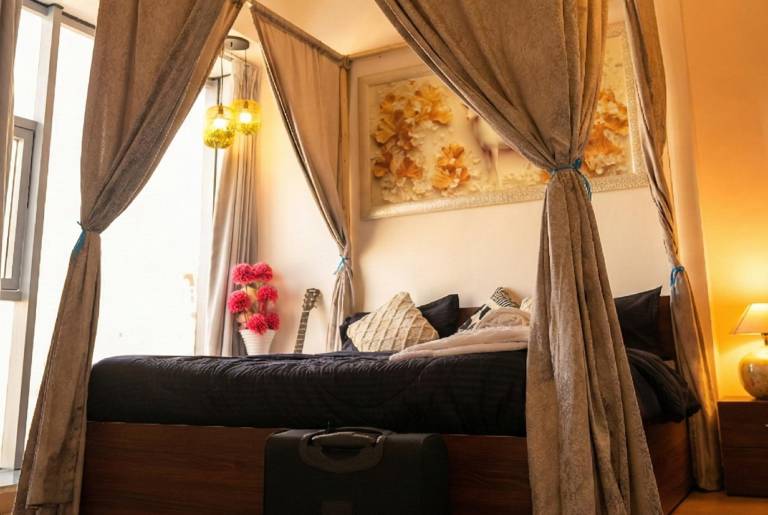 Apartment with pool in Noida