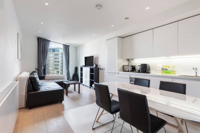 Condo London