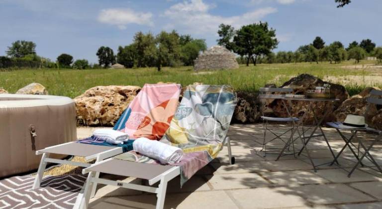Holiday apartment with patio, barbeque & private pool — photo 2