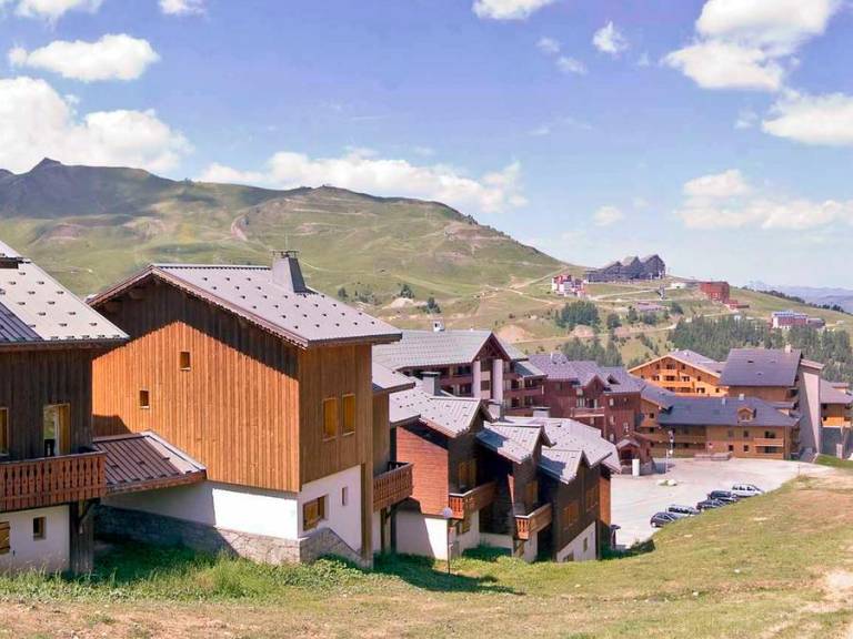 Chalet with patio | Close to the ski | Pets allowed — photo 3