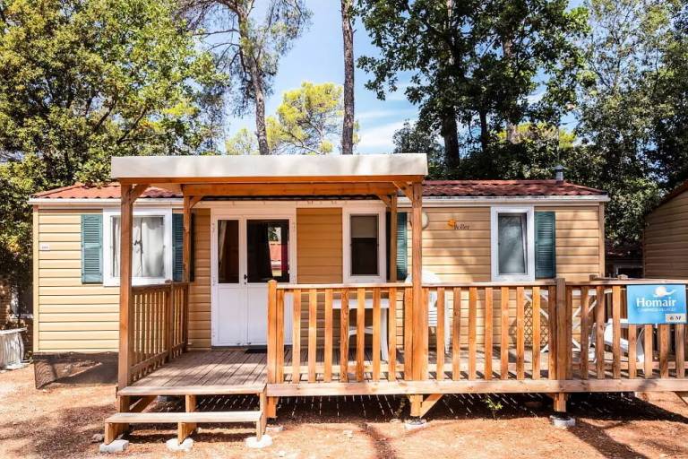 Wonderful mobile home with heated pool, BBQ & garden | Pet-friendly — photo 3