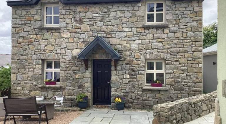 House with 2 rooms for 5 persons in Galway