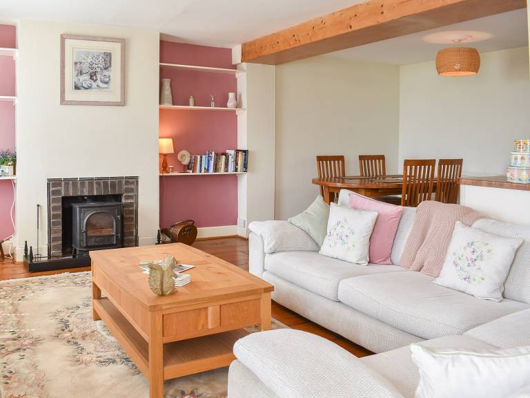 Cottage with garden | Beach view — photo 4