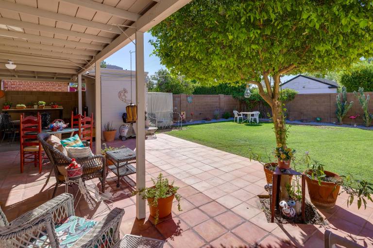 Phoenix Home w Patio Near Downtown & Light Rail