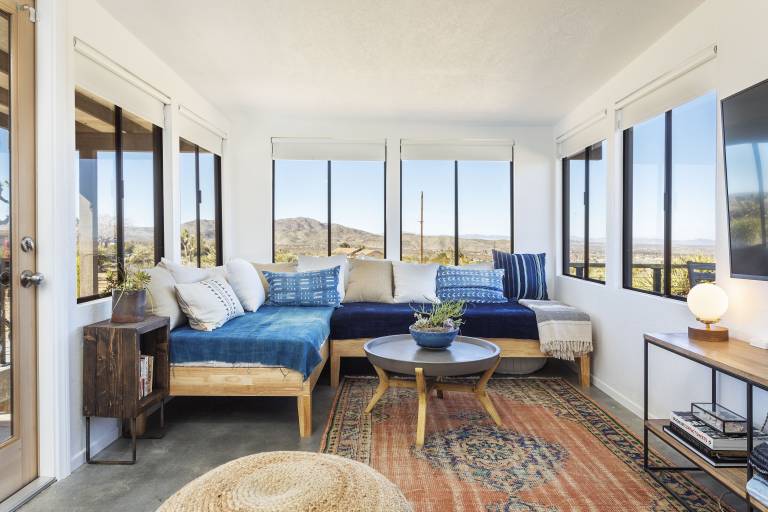 Vacation home with garden, terrace & barbeque | Mountain view in San Bernardino, CA
