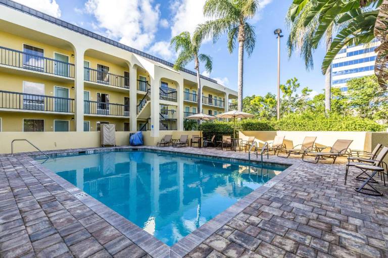 Quality Inn Palm Beach International Airport — photo 2
