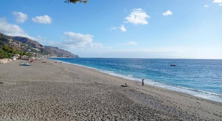 Rental apartment with 1 room for 5 persons in Taormina