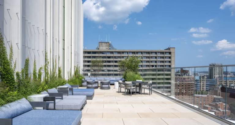 Back-Bay Penthouse Public Garden Down Town Rooftop and Parking — photo 3