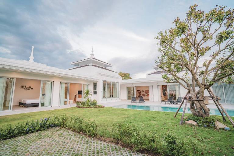 Villa with 5 rooms for 10 persons — photo 3