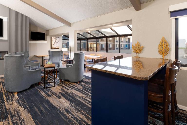 AmericInn by Wyndham Chippewa Falls — photo 3