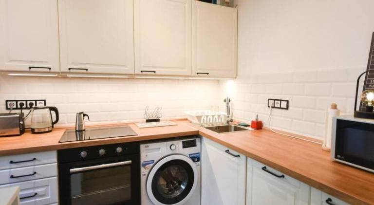 Renovated Stylish Flat at the Castle&Metro — photo 4