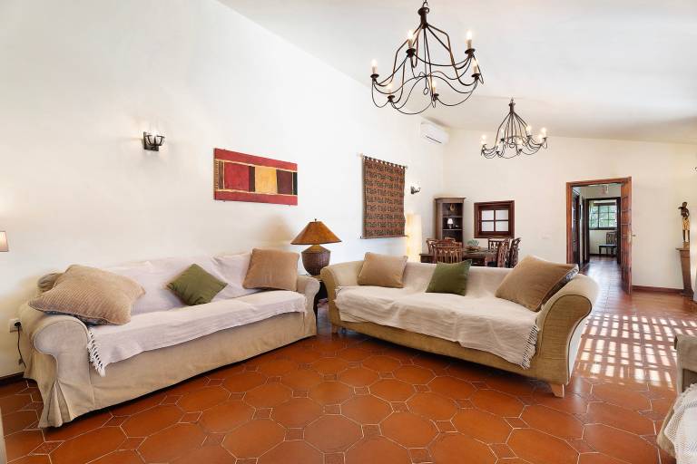 Fully equipped villa with private pool, fast internet & terrace | Mountain view | Pets are welcome — photo 5
