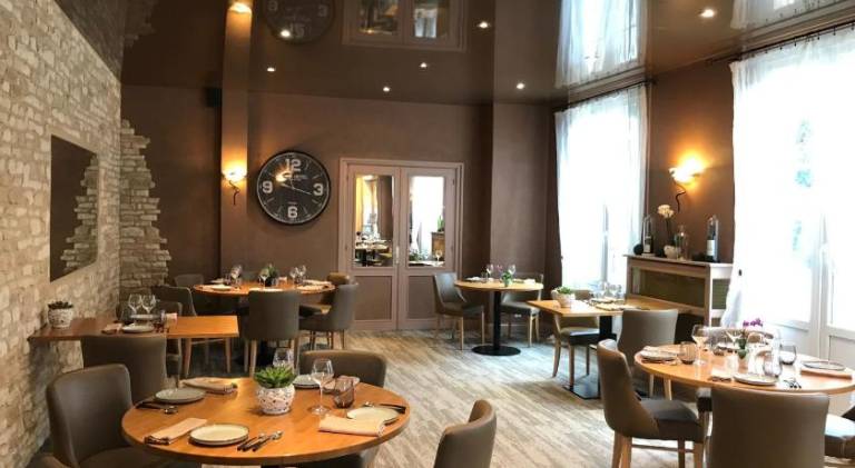 Logis Hotel Les Airelles Neufchatel En Bray — photo 3