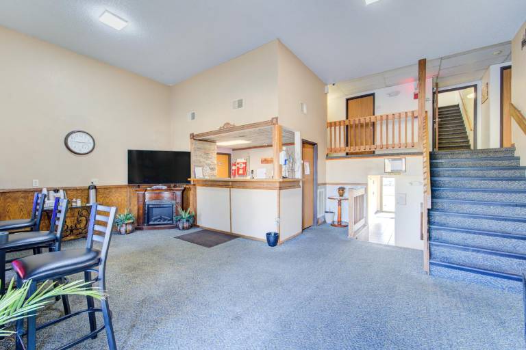 Capital O Amerihost Inn and Suites Kingdom City Hwy 54 MO — photo 4