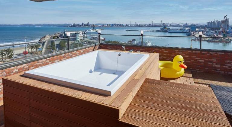 Pohang Brown Dot Terrace Pohang Terminal branch — photo 5