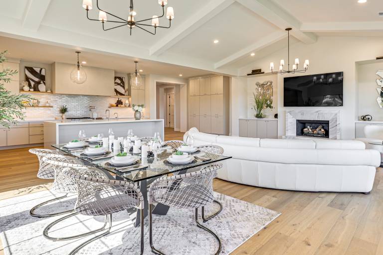 Near Golf Gem w Funished Patio in Chandler