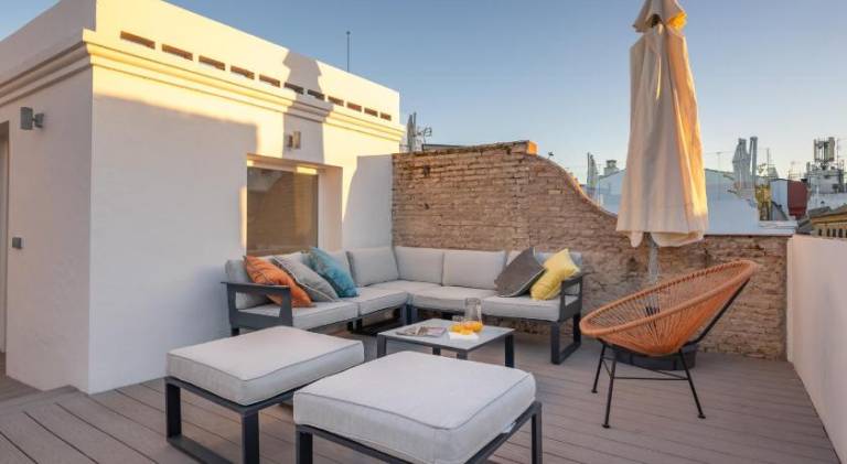 Spacious vacation home with terrace | Close to Seville Cathedral | Pets allowed — photo 2