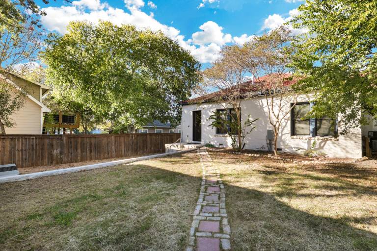 Botanica A Birdy Vacation Rental